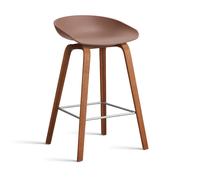 HAY Taburete bajo About a Stool 32 con base de nogal 2.0 Ladrillo suave-soporte de acero inoxidable