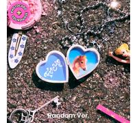 Hearts2Hearts - FOCUS (Photobook Ver.) + Limited Photocards* [1st Mini Album] - Random Ver. (FOCUS), With Soundwave Photocard