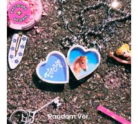 Hearts2Hearts - FOCUS (Photobook Ver.) + Limited Photocards* [1st Mini Album] - Random Ver. (FOCUS), With Weverse Shop Photocard