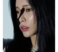 Heaze - SHE'S FINE (Random Cover - incl. Photobook, Photocard + Postcard)