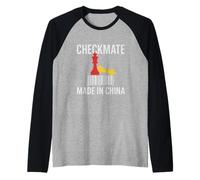 Hecho en China Jaque Mate Sarcástico Estrategia Política Humor Camiseta Manga Raglan