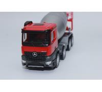 Herpa Modelo reducido camión Mercedes-Benz Arocs M hormigonera 4 Ejes, Rojo/Plata, Miniatura a Escala 1:87, Pieza de colección, Made in Germany, plástico