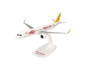 herpa Miniatura del avión Pegasus Airlines Airbus A321neo 100th - Snap-Fit, Escala 1/200, Modelo prefabricado, maqueta de colleción, modelismo, Avion con Soporte, Figura plástico