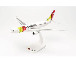 Herpa Wings Snapfit Airbus A330-200 TAP Air Cargo CS-TON (1:200) HA613736 1:200
