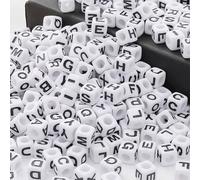 HERZWILD Cuentas cuadradas de acrílico blanco y negro de 7 mm, cuentas blancas del alfabeto, letras negras A-Z, cuentas sueltas de plástico mixto, cuentas sueltas de tamaño mini para hacer joyas,