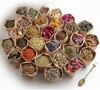 Hierbas secas para suministros de brujería y herramientas para la protección hechizos mágicos de hierbas Wicca - 30 hierbas para suministros de altar de wicca - hierbas secas con cuchara de cristal