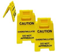 Hipzeepo Letreros de Escritorio con Advertencia de Sobreestimulación. Adornos Decorativos. Interesantes Decoraciones para Escritorio.