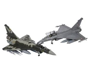 HobbyBoss 751690-1/72 J-10CE & IAF Rafale - Escala 1:72