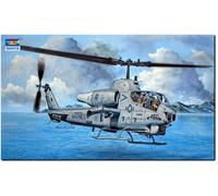 HobbyBoss 755117-1/35 AH-1W Super Cobra Scale 1:35 (Importación USA)