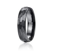 Hokech Anillo de boda de tungsteno negro de 6 mm para hombres, mujeres, anillos multifacéticos con acabado cepillado martillado Comfort Fit Gift