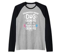 Hombre Grandparents Promoted from Dog Grandpa to Human Grandpa 2026 Camiseta Manga Raglan