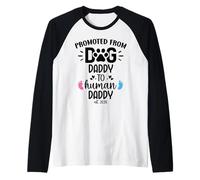 Hombre Promoted from Dog Daddy to Human Daddy EST 2026 Human Dad Camiseta Manga Raglan