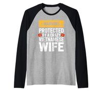 Hombre Warning Protected by A Crazy Vietnamese Wife Camiseta Manga Raglan