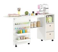 HOMCOM Mesa de Costura Plegable con 6 Ruedas, Mueble para Máquina de Coser con 18 Clavijas para Hilos, 2 Cajones de Tela, 3 Compartimentos, Tomas Corriente Armario de Costura para Estudio Salón Blanco