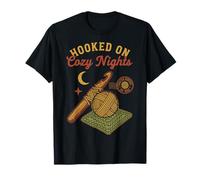 Hooked On Cozy Nights, Divertido Tejido a Ganchillo para Amantes del Ganchillo Camiseta