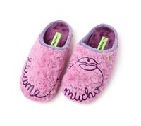 HOT POTATOES, Modelo RUTLEDGE, Pantuflas estilo Babucha de pelo con frase Bésame mucho. Zapatillas de estar por casa Mujer. Plantilla de pelo, acolchada y extraíble. Suela de EVA reciclada flexible