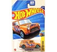 Hot Wheels '67 Austin Mini Van - Coche fundido a presión, naranja con gráficos Union Jack, escala 1:64, HW Art Cars 10/10, 169/250