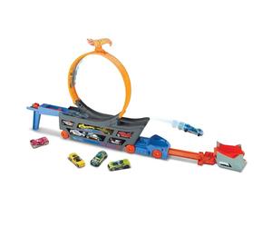 Hot Wheels Camión Stunt and Go, Transportador y Juego Móvil | El remolque lleva hasta 18 coches y camiones 1:64, bucle grande y lanzador plegable, GCK38