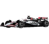 Hot Wheels Coche de carreras coleccionable de Fórmula 1 a escala 1:64 con neumáticos reales y cuerpo y chasis de metal/metal (los estilos pueden variar)