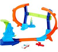 Hot Wheels Conjunto de pista con coche de juguete, conjunto con voltereta y salto a través de looping con tirabuzón, coche de juguete a escala 1:64, pista Speed Snap y adaptadores, JFH36