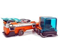 Hot Wheels Districk Transport Super Rigs Camión Con Auto En Escala 1:64
