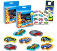 Hot Wheels Juego de recuerdos de fiesta: paquete con 8 borradores en forma de autos de carreras y tatuajes temporales, más | Kit de suministros de fiesta de Hot Wheels para niños, niñas