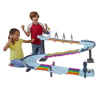 Hot Wheels Mario Kart Pista Arcoiris de Coches de Juguete con Luces y Sonidos, Incluye 2 vehículos Personaje Die-Cast (Mattel GXX41)