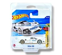 Hot Wheels Mazda 787B (blanco y azul) 5/10 Peak Pursuit - 2025-226/250 (tarjeta corta) - incluye una funda protectora KLAS Car Keeper - JBB39