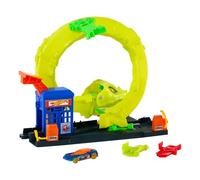 Hot Wheels Snake Spiral Attack Circuit y Vehículo a Escala 1:64 | Gasolinera de juego con 2 modos: derrota a la serpiente o corre en el circuito, pista y 1 coche de metal, JBM63