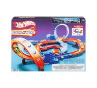 Hot Wheels Ultra Hots, Conjunto de pista de carreras de juguete con 2 vehículos a escala 1:64, con acrobacias y enfrentamientos entre vehículos y 2 lanzadores activados por los más pequeños, HXR71