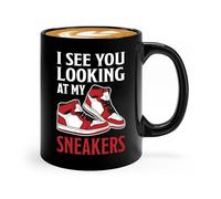 HOURRUIYU Sneaker Lovers - Taza de café de 325 ml, color negro, con texto en inglés "Looking At My Sneakerhead", regalo para coleccionistas, tenis, hombre, hermana, zapatos, amante, para mujeres