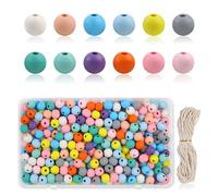 Hsyadazi Juego de 300 cuentas de madera (10 mm), bolas de madera coloridas con agujero para joyas DIY, incluye cinta de cera para pulseras y collares, 12 colores