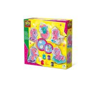 Huellas de yeso con pequeños unicornios pintados