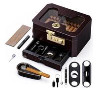 Humidificador e higrómetro, cenicero de cigarros, perforador de puros, atizador de puros y nubber, cortador de puros y cortador recto de cigarros, cajón y cerradura de combinación, (veta de madera