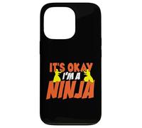 Humor de Artista marcial Está Bien Soy un Ninja posando Silueta Carcasa para iPhone 13 Pro