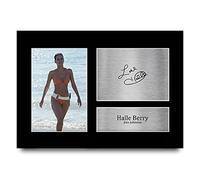 HWC Trading A4 Halle Berry James Bond Die Another Day Los Regalos Imprimieron La Imagen Firmada Del Autógrafo Para Los Fans De La Memorabilia De La Película