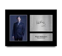 HWC Trading A4 Mads Mikkelsen Hannibal Los Regalos Imprimieron La Imagen Firmada Del Autógrafo Para Los Fans De La Demostración De Serie De Televisión