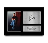 HWC Trading A4 Patrick Swayze Roadhouse James Dalton Los Regalos Imprimieron La Imagen Firmada Del Autógrafo Para Los Fans De La Memorabilia De La Película - A4 Enmarcado