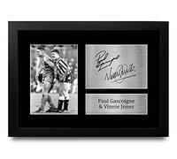 HWC Trading A4 Paul Gascoigne Y Vinnie Jones Wimbledon Magpies Fc El Cascanueces Regalo Impreso Autógrafos Imagen Para Los Entusiastas Y Aficionados - A4 Enmarcada