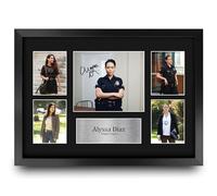 HWC Trading Alyssa Diaz The Rookie Angela Lopez Los Regalos Imprimieron La Imagen Firmada Del Autógrafo Para Los Fans De La Demostración De Serie De Televisión - A3 Enmarcado