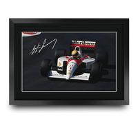 HWC Trading Ayrton Senna Los Regalos Imprimieron La Imagen Firmada Del Autógrafo Para Los Fanáticos De Las Carreras De La Fórmula 1 De F1 (ID-000117) - A3 Enmarcado