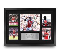 HWC Trading Bukayo Saka Arsenal Exhibición Firmada De La Fotografía Del Autógrafo De Los Recuerdos Impresos Para Los Aficionados Y Los Partidarios Del Fútbol - A3 Enmarcado