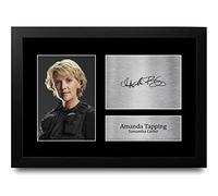 HWC Trading FR A4 Amanda Tapping Stargate SG-1 Los Regalos Imprimieron La Imagen Firmada Del Autógrafo Para Los Fans De La Demostración De Serie De Televisión - A4 Framed