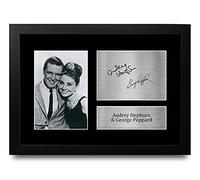 HWC Trading FR A4 Audrey Hepburn & George Peppard Breakfast At Tiffany's Los Regalos Imprimieron La Imagen Firmada Del Autógrafo Para Los Fans De La Memorabilia De La Película - A4 Framed