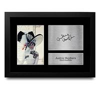 HWC Trading FR A4 Audrey Hepburn My Fair Lady Los Regalos Imprimieron La Imagen Firmada Del Autógrafo Para Los Fans De La Memorabilia De La Película - A4 Framed