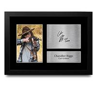 HWC Trading FR A4 Chandler Riggs Walking Dead Carl Grimes - A4 Framed Los Regalos Imprimieron La Imagen Firmada Del Autógrafo Para Los Fans De La Demostración De Televisión
