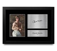 HWC Trading FR A4 Chuck Norris Way of the Dragon Colt Los Regalos Imprimieron La Imagen Firmada Del Autógrafo Para Los Fans De La Memorabilia De La Película - A4 Framed
