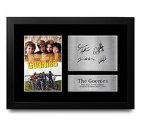 HWC Trading FR A4 The Goonies Sean Astin & Cast Los Regalos Imprimieron La Imagen Firmada Del Autógrafo Para Los Fans De La Memorabilia De La Película - A4 Framed