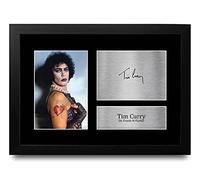 HWC Trading FR A4 Tim Curry Rocky Horror Picture Show Los Regalos Imprimieron La Imagen Firmada Del Autógrafo Para Los Fans De La Memorabilia De La Película - A4 Framed