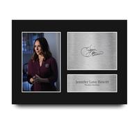 HWC Trading Jennifer Love Hewitt Maddie Buckley 37135 Los Regalos Imprimieron La Imagen Firmada Del Autógrafo Para Los Fans De La Demostración De Serie De Televisión - A4